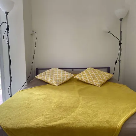 Renove Avec Balcon Et Wifi A - Fr-1-553-303 *