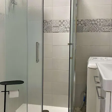 Renove Avec Balcon Et Wifi A - Fr-1-553-303 * Balaruc-les-Bains